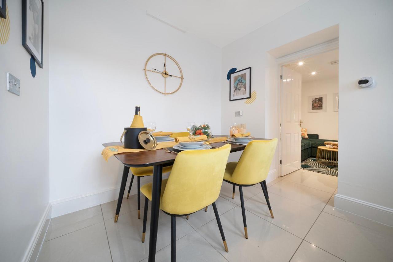 1 Bed House, Free Parking, 15 Minutes From Cheltenham Races Gloucester Exterior photo